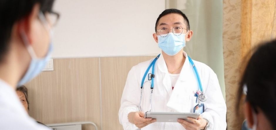 Longhua Hospital deploys Microsoft Surface for Business