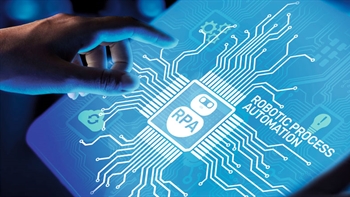 Why today’s business decision-makers need data and robots