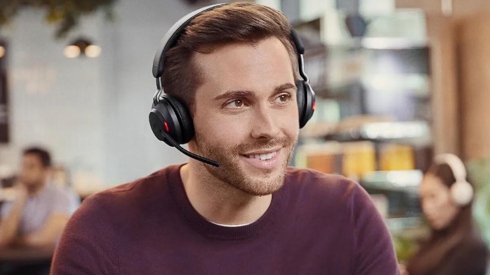 Jabra adds new ‘fold-and-go’ headset to Evolve2 range