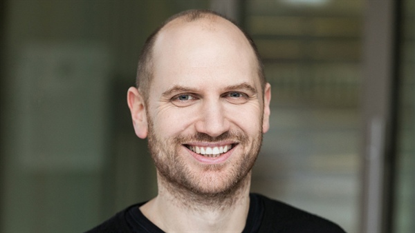 Markus Bauten encourages companies to talk to their data