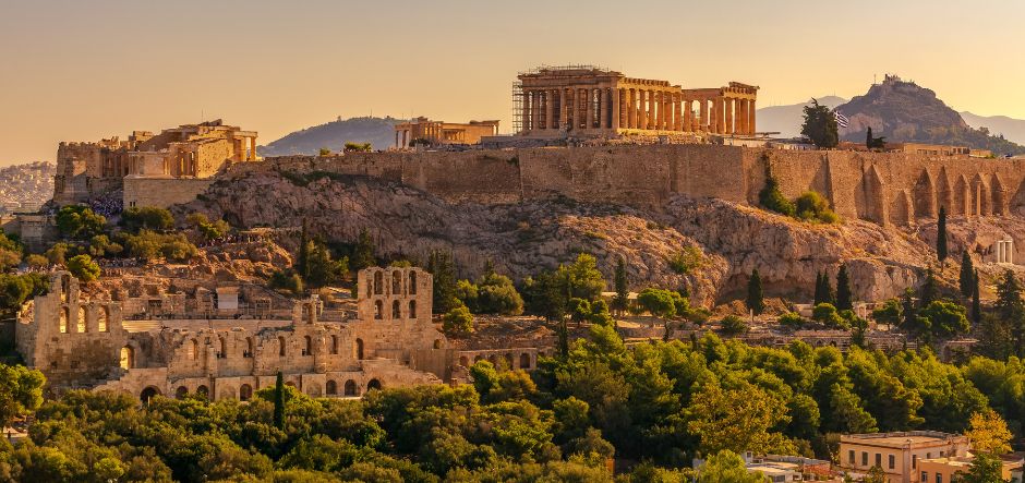 Microsoft highlights 30 years in Greece in latest report