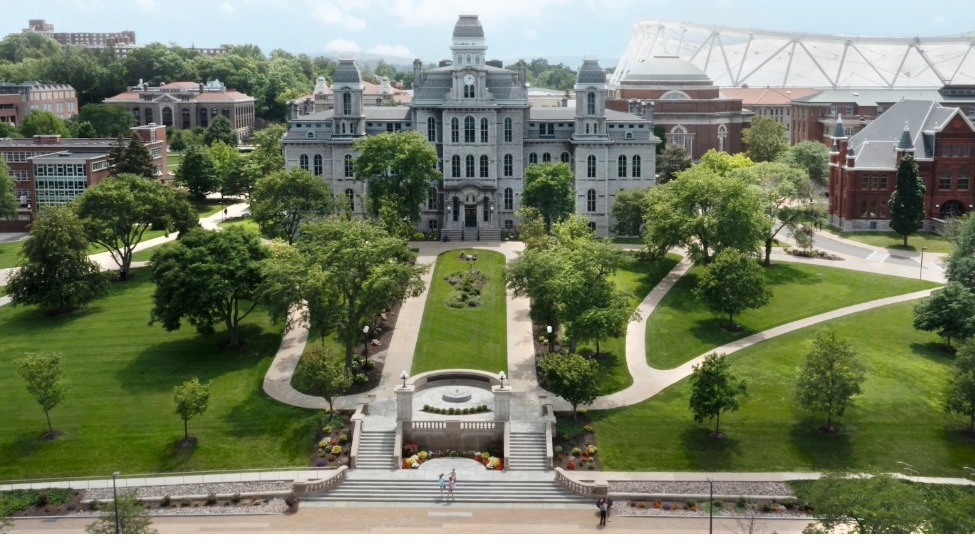 Syracuse University to deliver personalised learning for students with Microsoft Surface devices