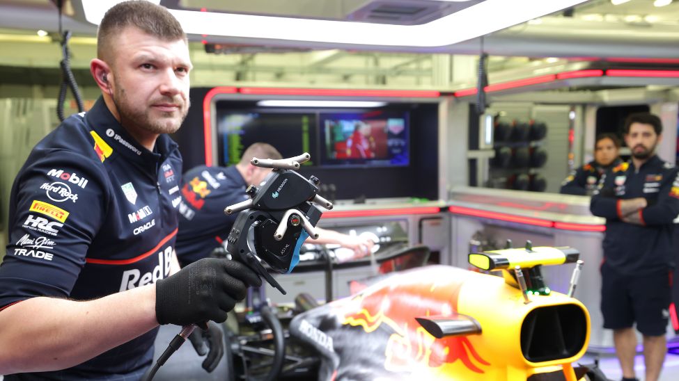Hexagon/Oracle Red Bull